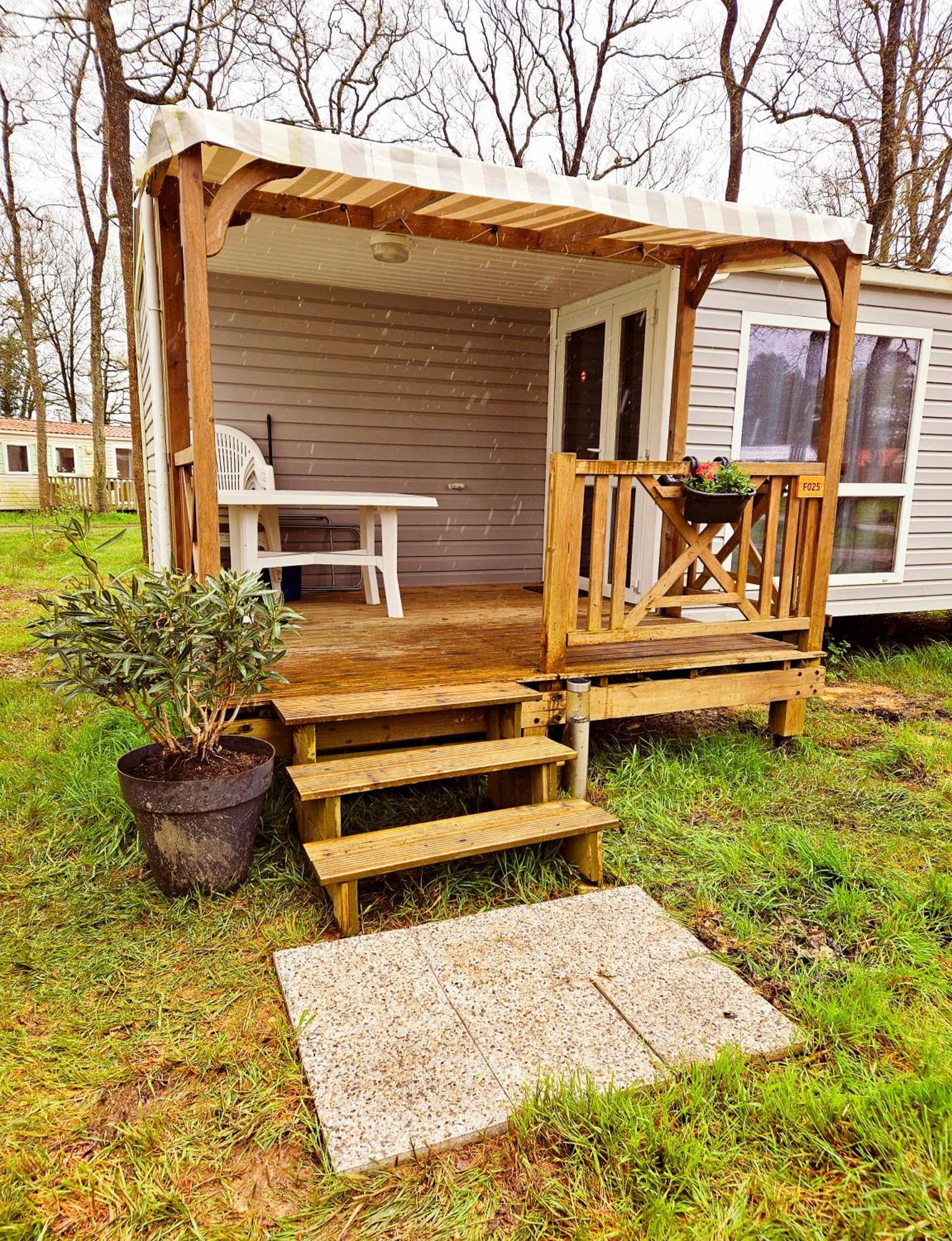 Bungalow Cosy Equipe La Boissiere-de-Montaigu Exterior foto