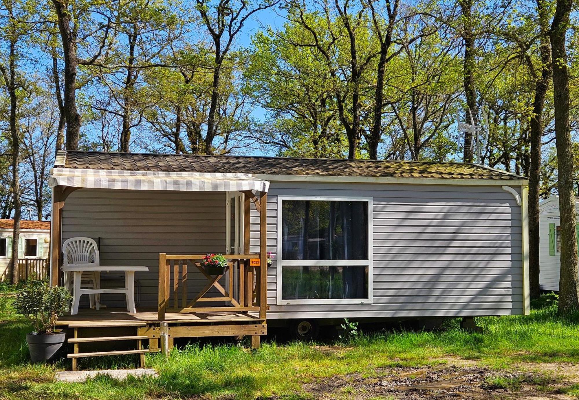 Bungalow Cosy Equipe La Boissiere-de-Montaigu Exterior foto